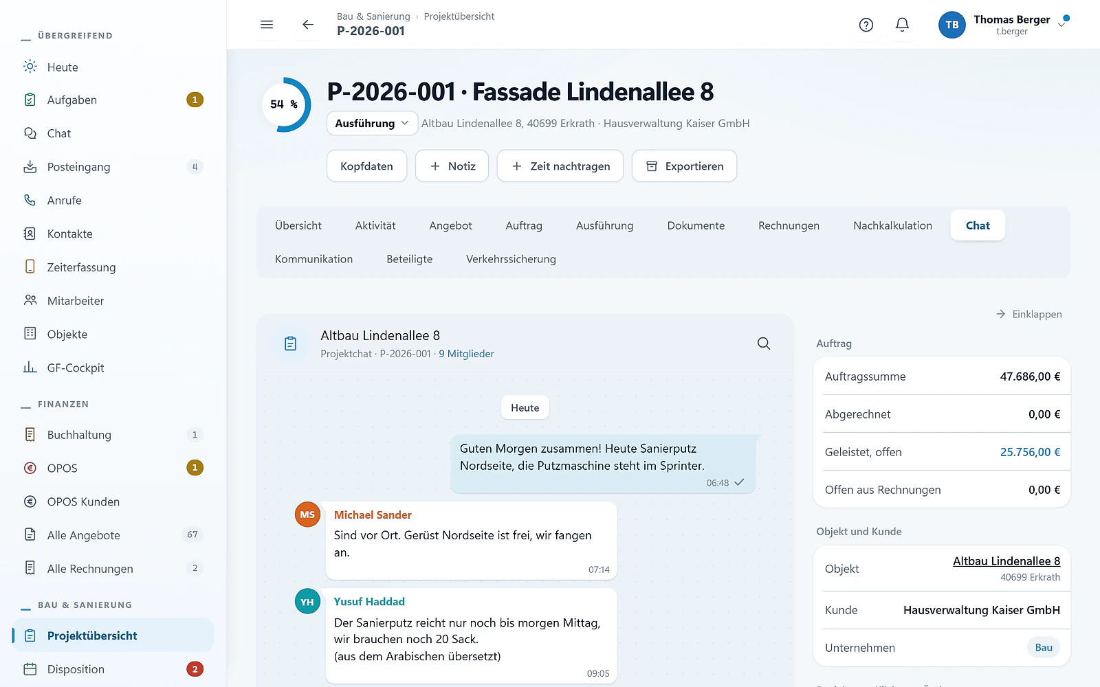 Projekt-Chat in GREVARO mit Nachricht aus dem Arabischen übersetzt und Baustellenfotos